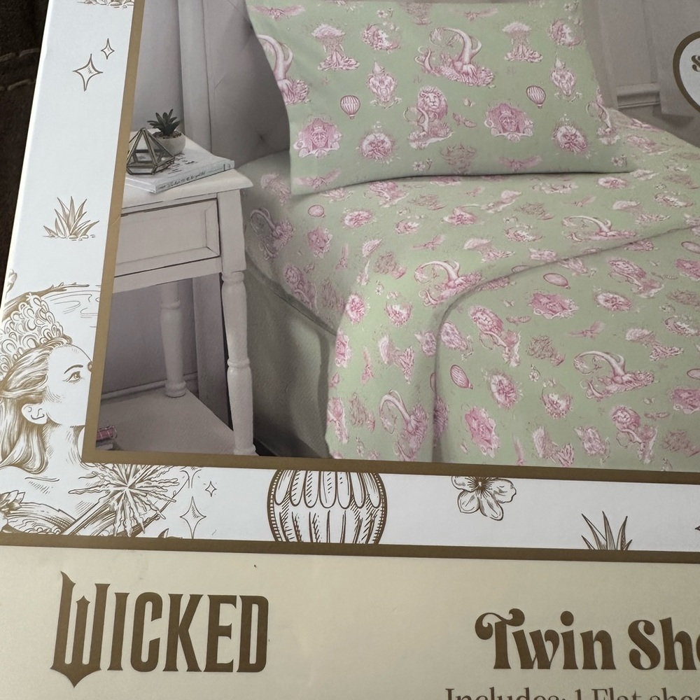Wicked Twin Sheet Set - Mint Green and Pink Floral - Picture 3 of 6